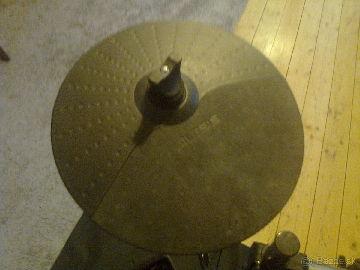 Elektricke bubny + sluchadla a stolica - 9