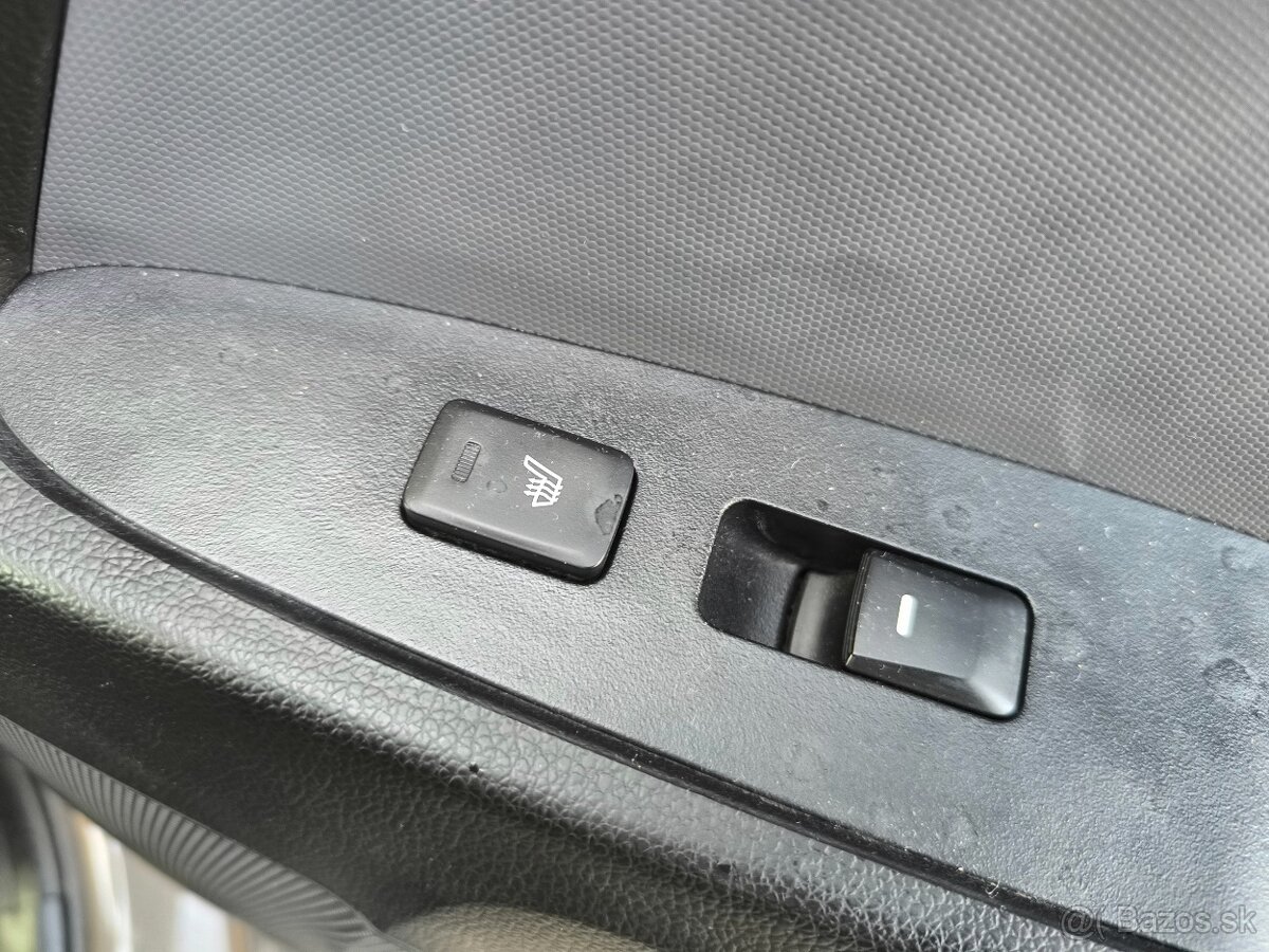 KIA SPORTAGE 1,7 CRDi 85 KW - 9