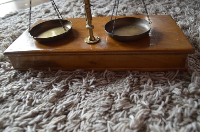 predam krasne starozitne lekarnicke vahy - 9