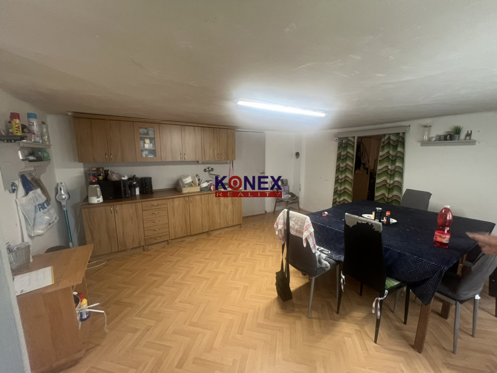 NA PREDAJ – RODINNÝ DOM v obci SAČUROV - 9