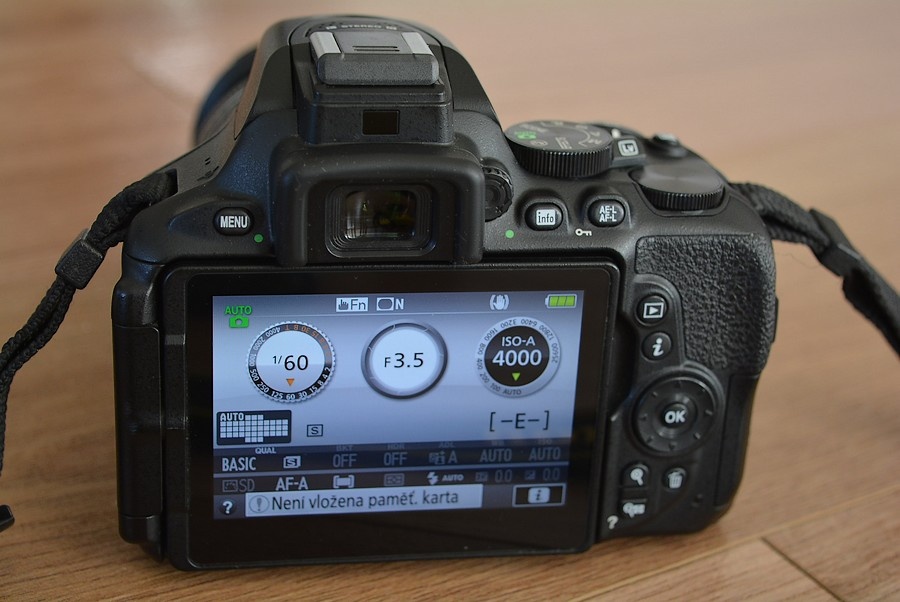 Nikon D5600 wifi BT - dotyk.dis. - VR objektiv AF-P 13tis.sn - 9