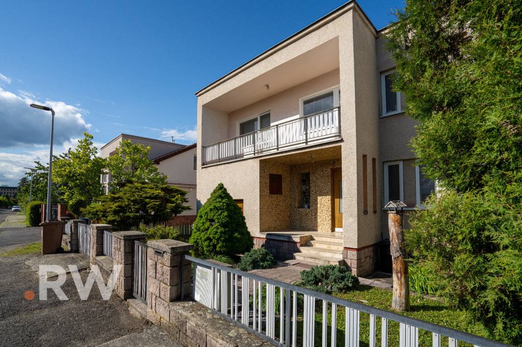 Priestranný RD s potenciálom v centre Žiaru nad Hronom - 9