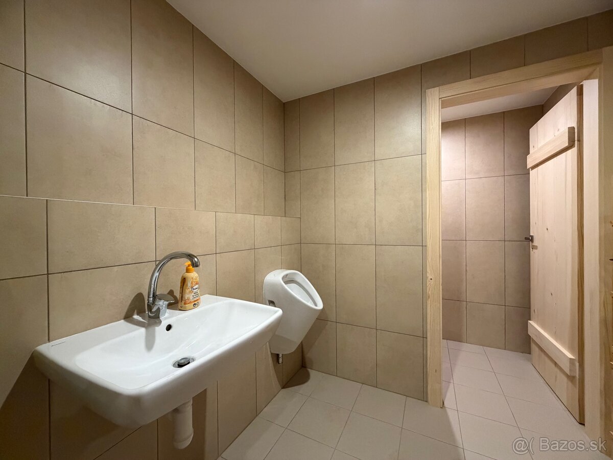 NA PREDAJ I POLYFUNKČNÝ PRIESTOR I 70 m2 v centre mesta - 9