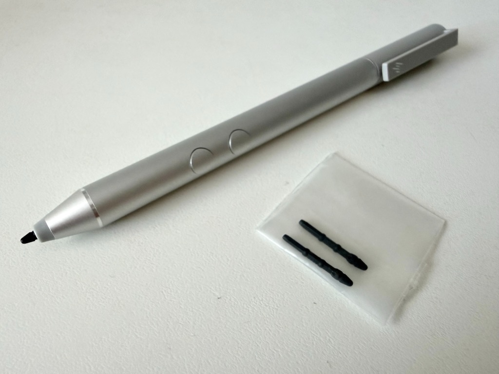 Notebook s dotykovým otočným displejom + príslušenstvo - 9