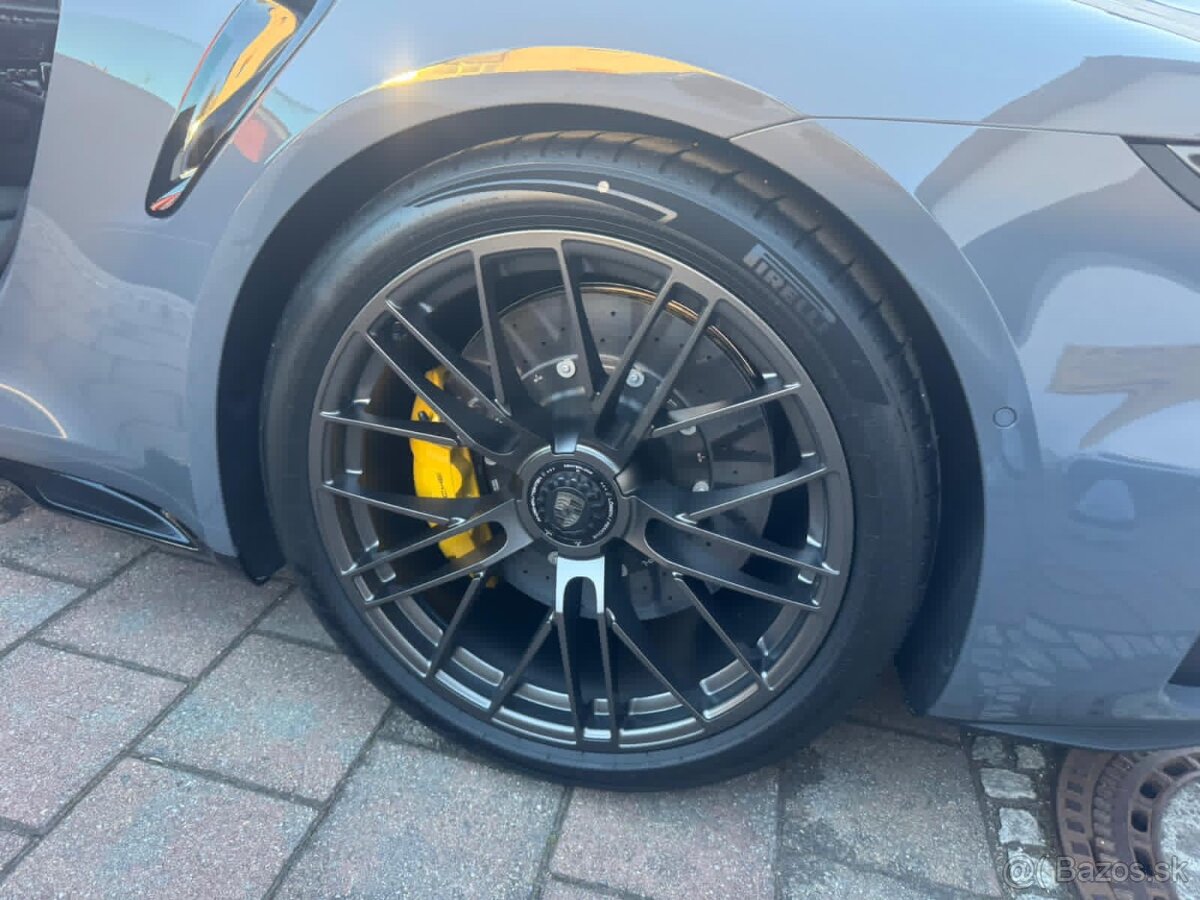 Porsche 911 Turbo S - 9