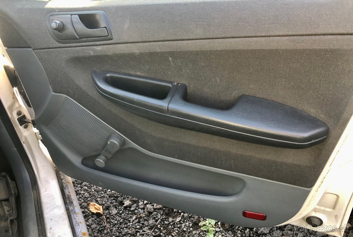 Rozpredám Škoda Fabia 1,r.v.2003,1.4mpi - 9