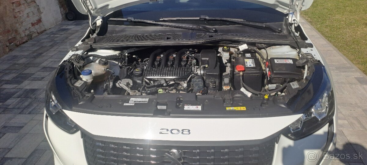Peugeot 208 Pure Tech - 9