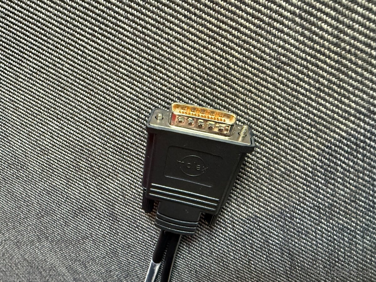 Predám DVI -> VGA Splitter - 9