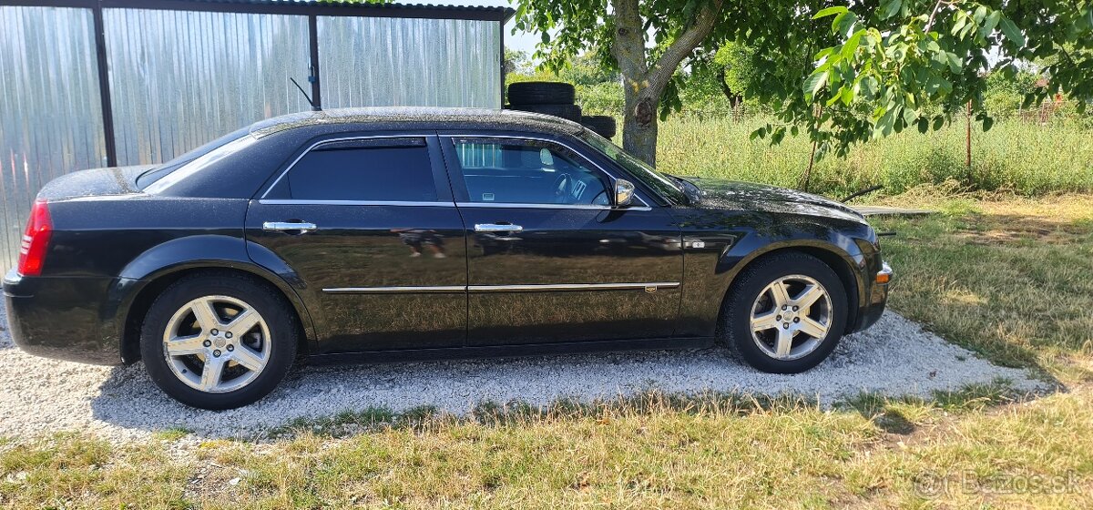 Rozpredám Chrysler 300c 3.0crd rok 2009 - 9