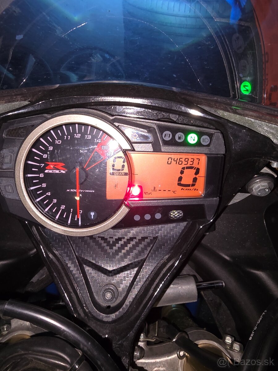Suzuki gsxr 750 - 9