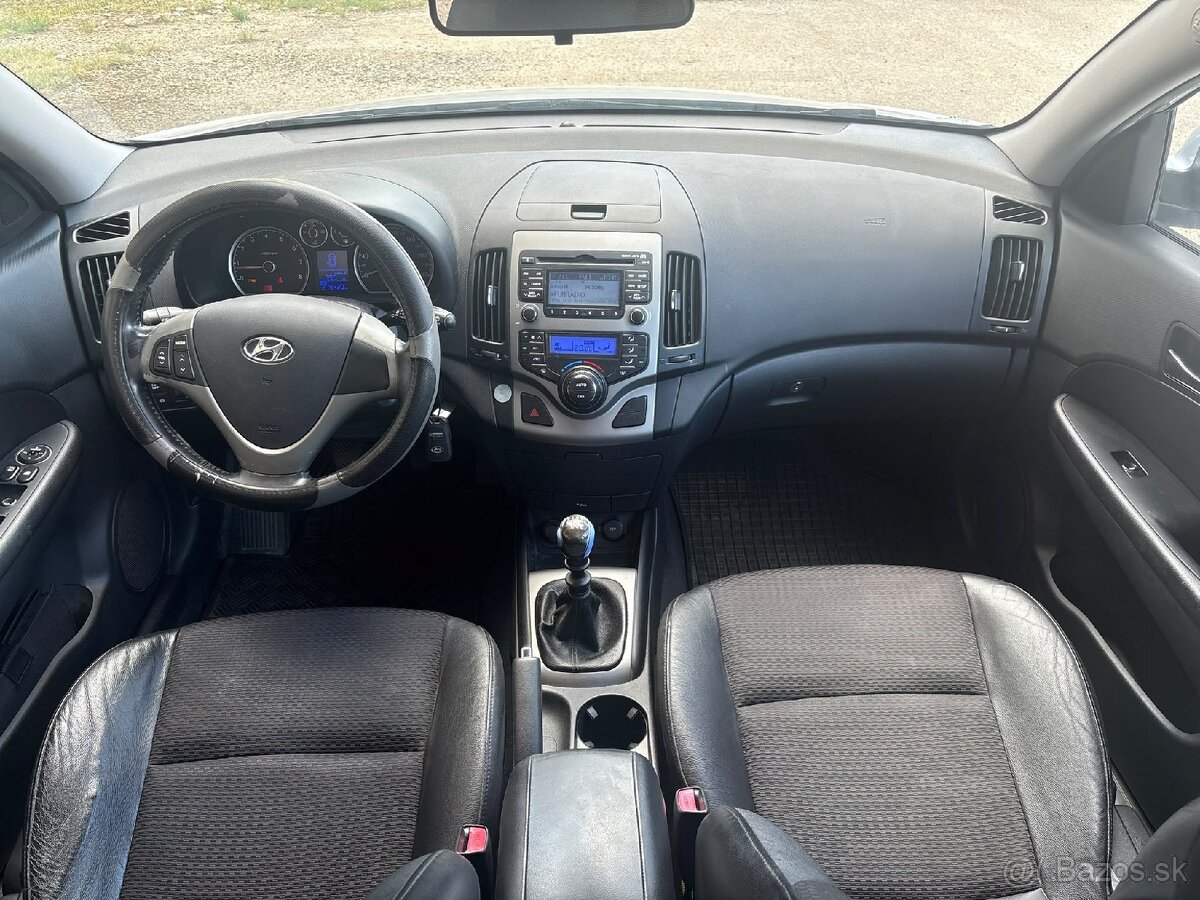 Hyundai i30 CW 1.6i - 9
