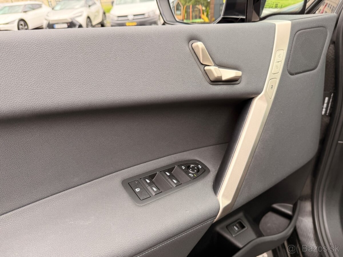 BMW iX 40 xDrive / rok 2023 - 9