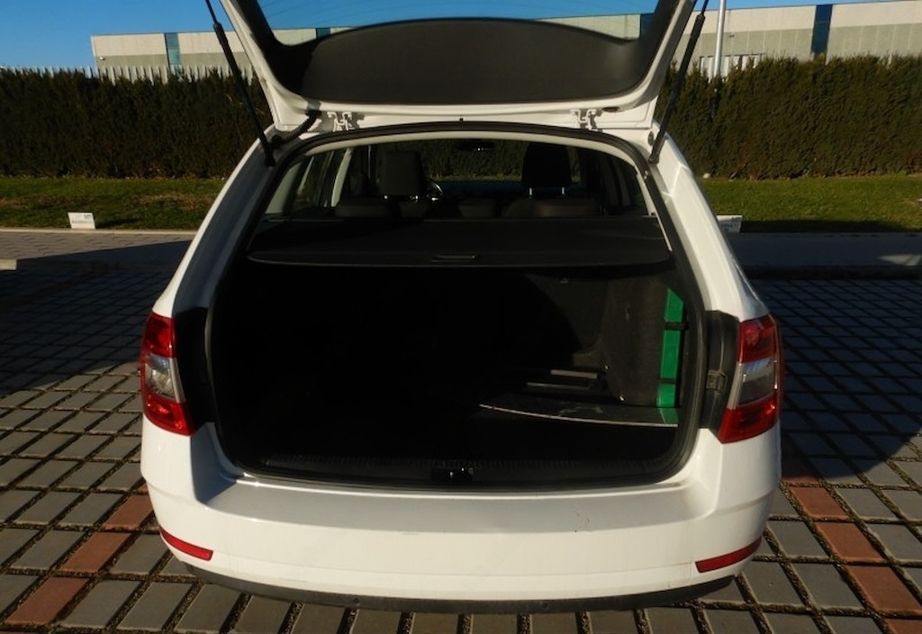 Škoda Octavia III combi FL r.2019 TDi Executive; odpočet DPH - 9