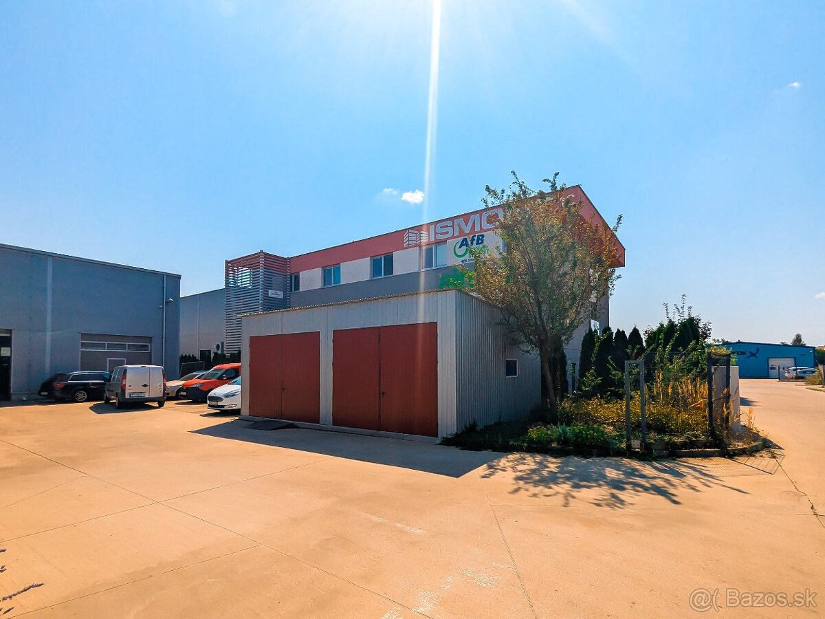 Moderný obchodno-administratívny komplex so sklad. halami - 9