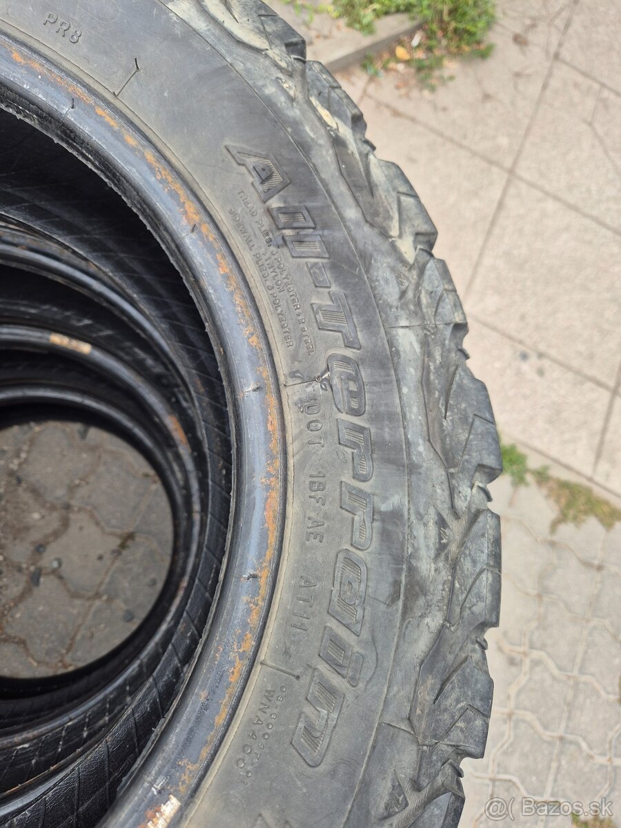 215/65 r16 BF Goodrich - 9