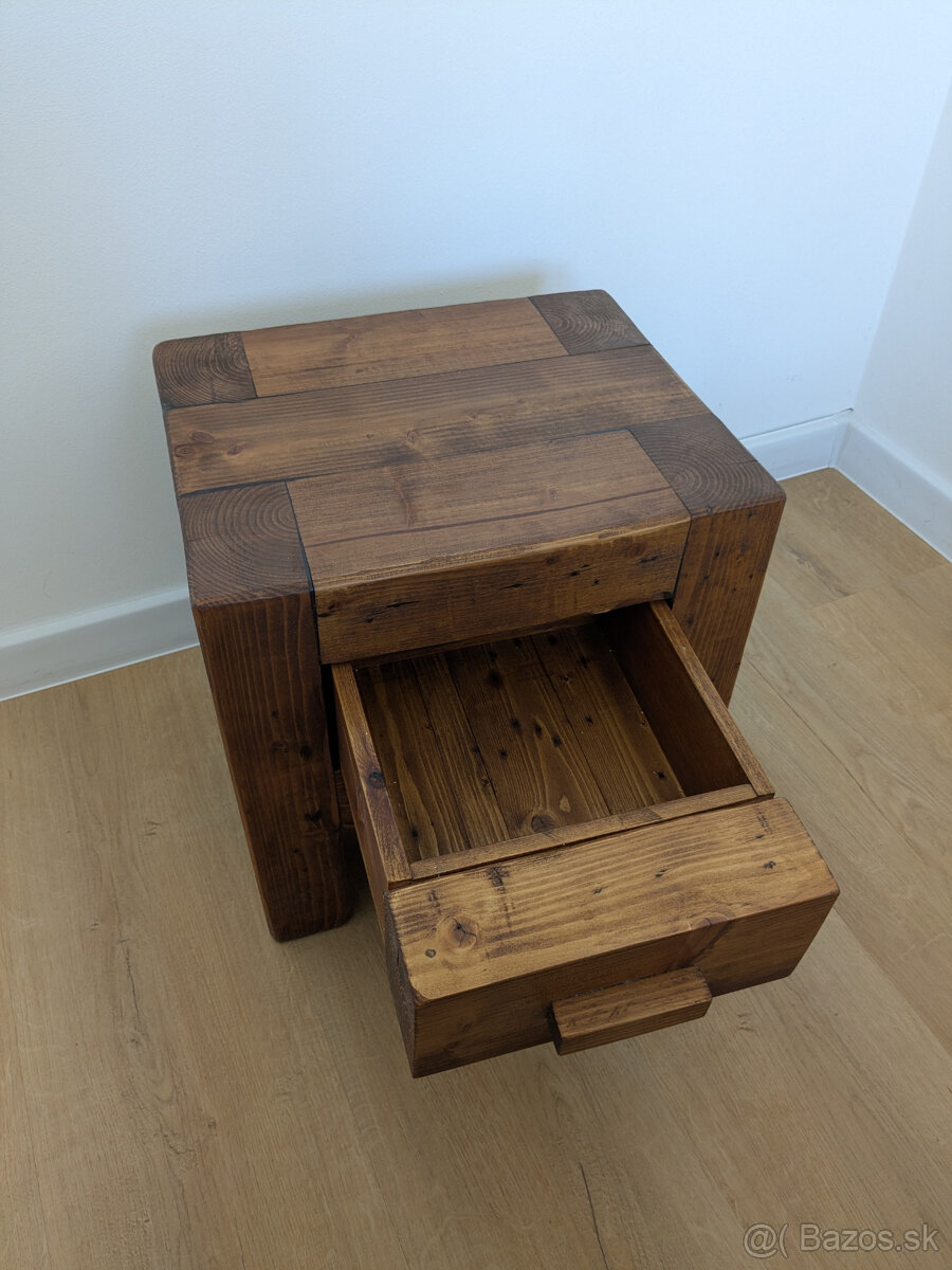 Manželská postel zo starých trámov - 9