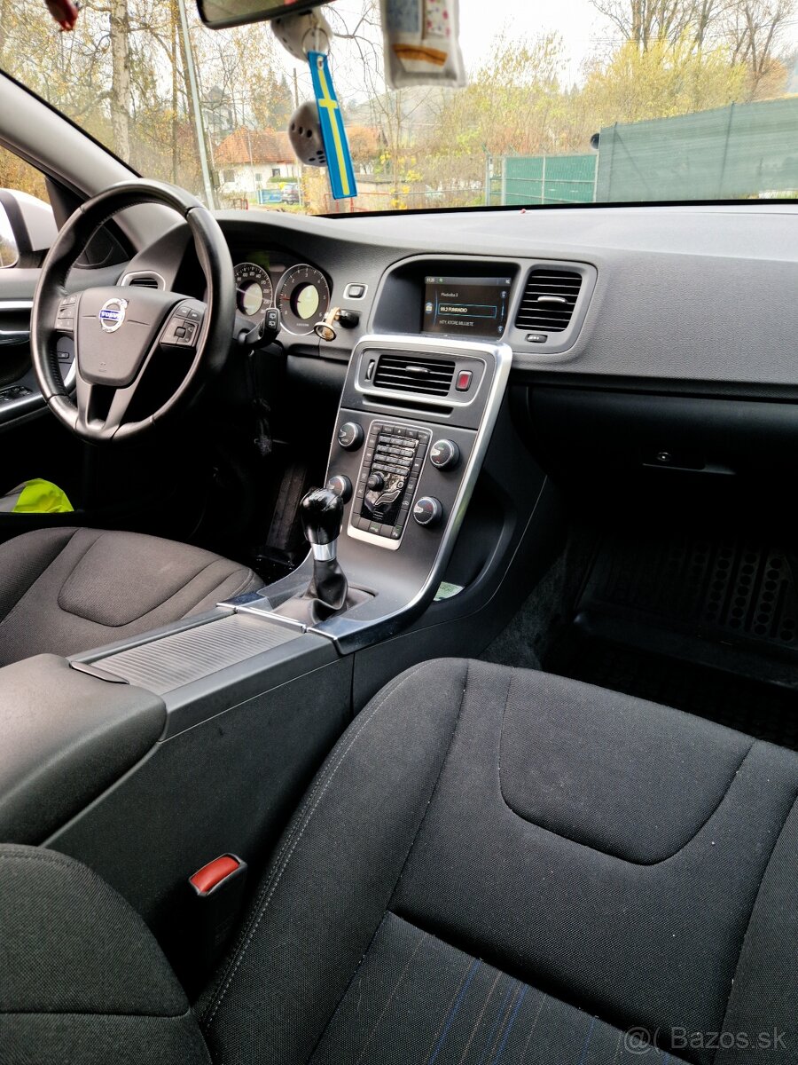Volvo V60 DRIVe - 9