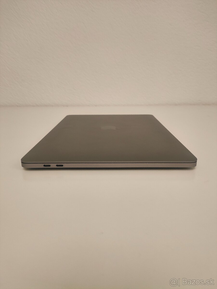 MacBook Pro 2018 | i5 • 8GB • 512GB - 9