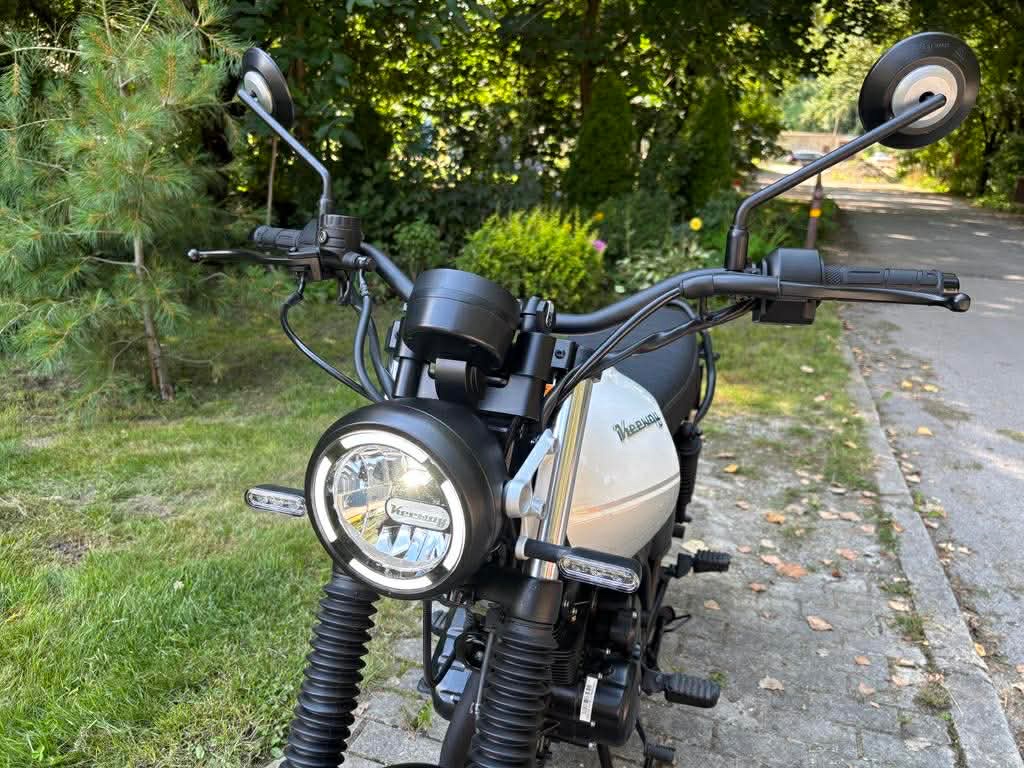 Keeway X light 125 ABS - 9