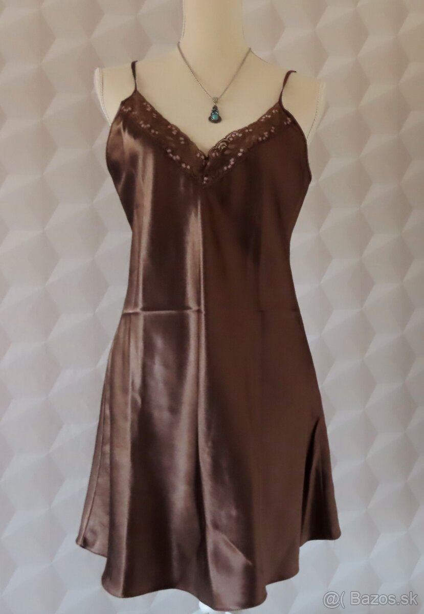 Pyžamo, nočné košieľky a župan, veľ. S - 9