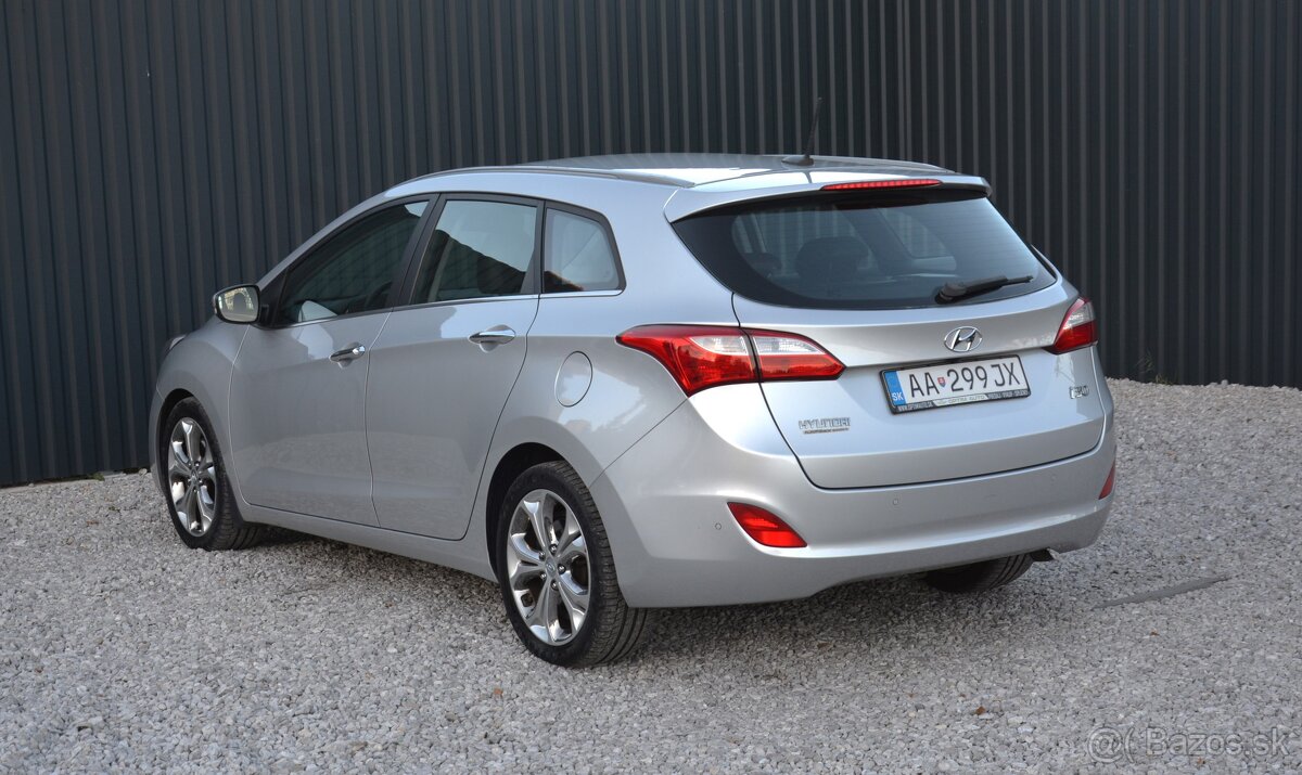 Hyundai i30 CW 1.60 SR voz, 1. maj, Serv. história, TOP výba - 9
