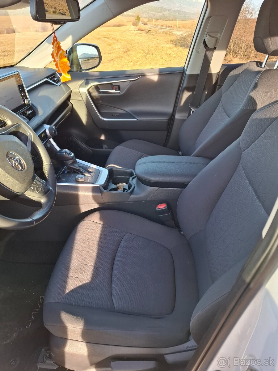 Toyota RAV4 COMFORT 2.0 Benzín 4x4 automat 33 000km - 9