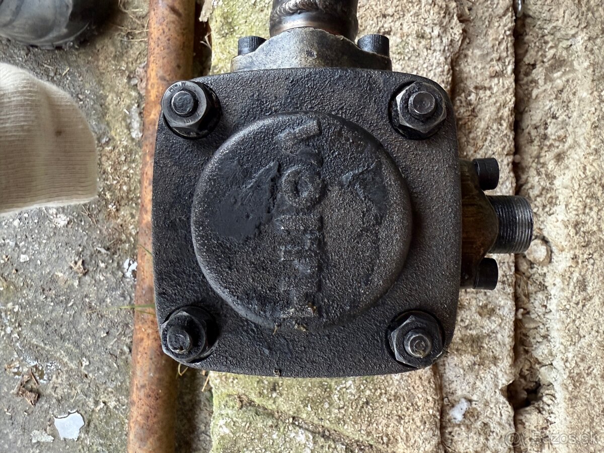 Štiepačka na drevo - 9