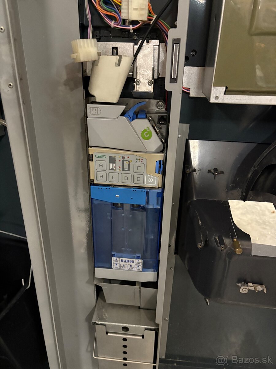 Predam kavomat Rheavendors - 9