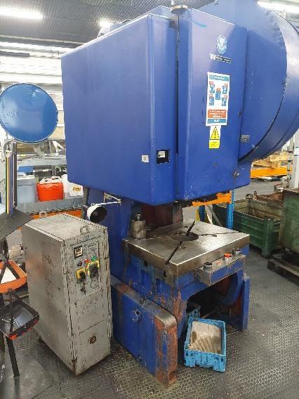 Vystrednikovy lis LEN - 9