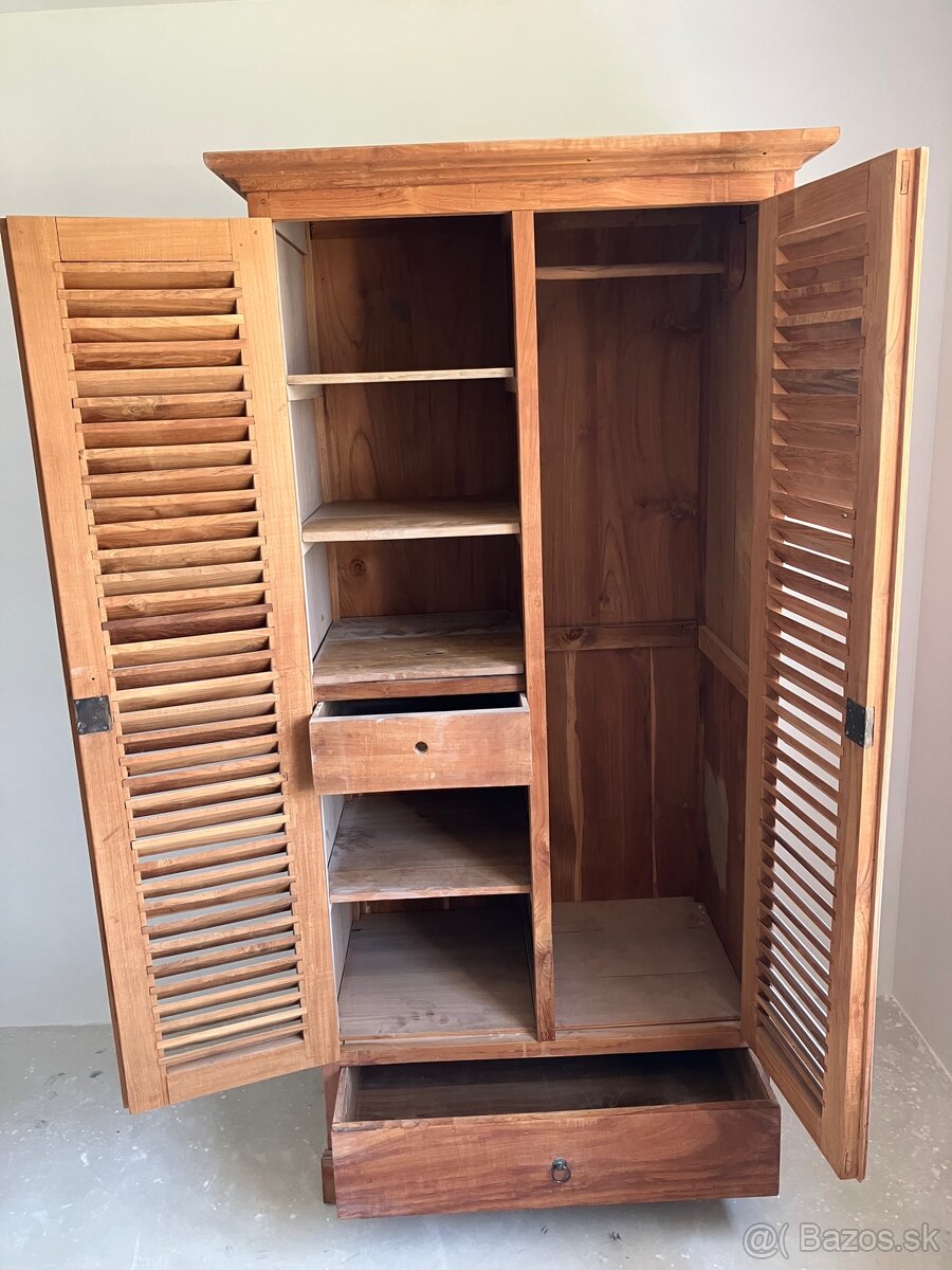 Skriňa z masívu - 9