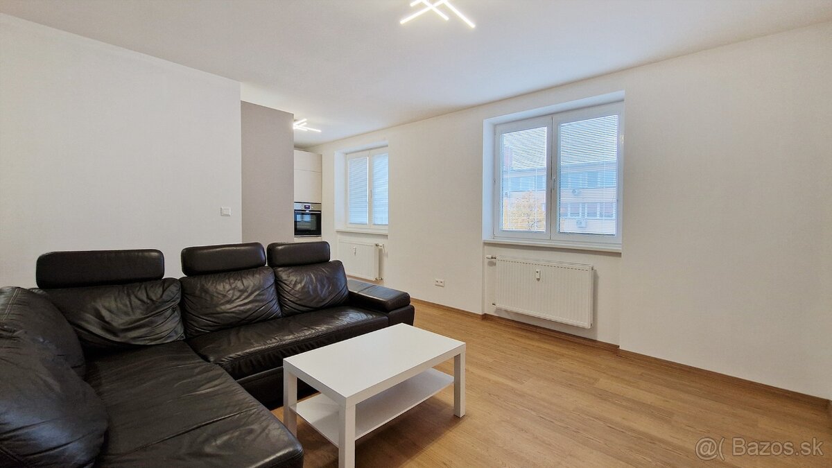 2 izbový byt na skvelom mieste, M. Mišíka, Prievidza - 9