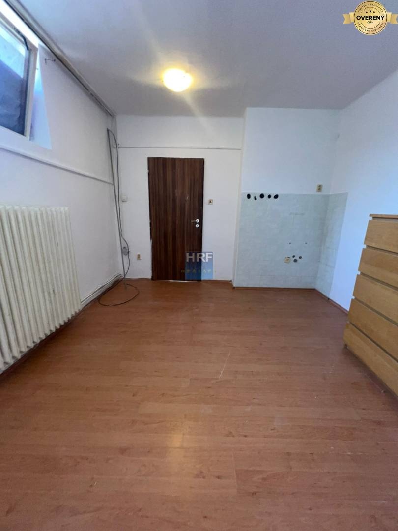 Na predaj podnikateľský priestor v Holíči - 9