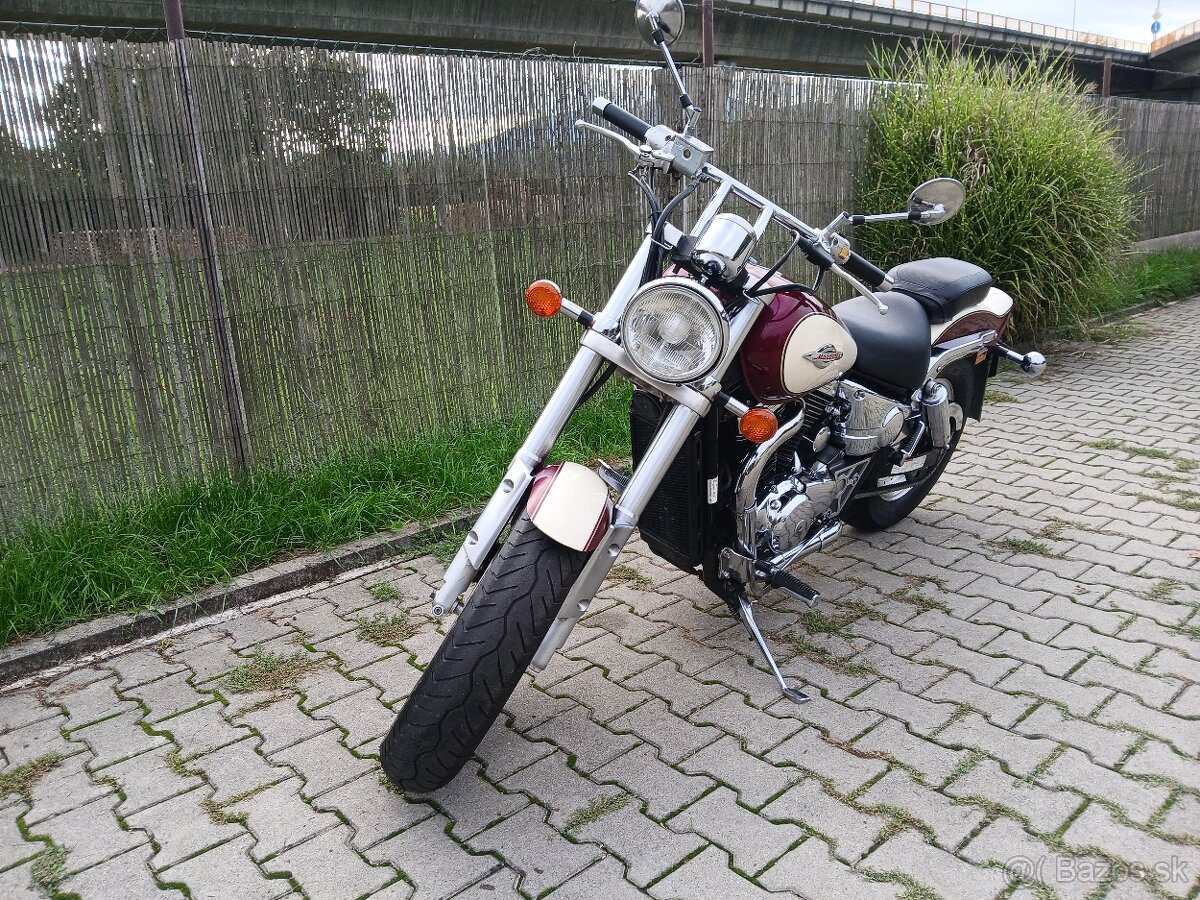 Suzuki VZ 800 Marauder - 9