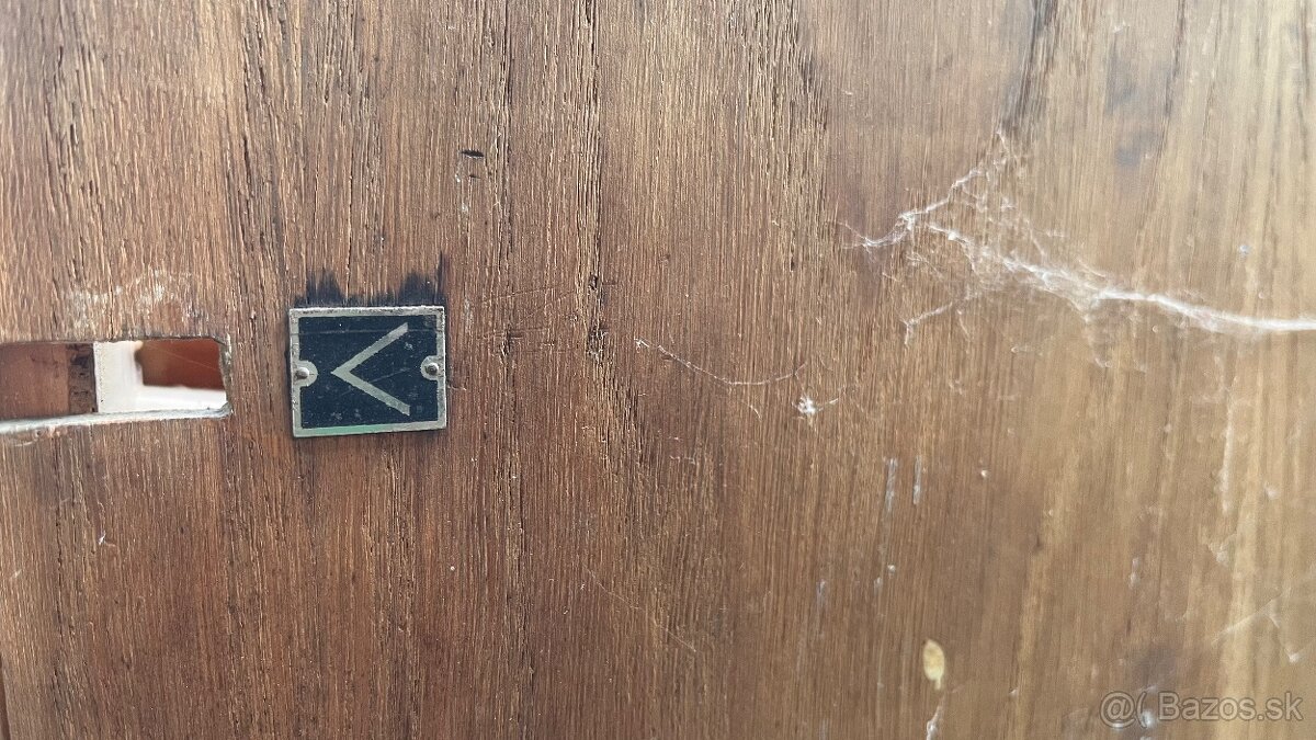 Gramofónová skrinka - 9