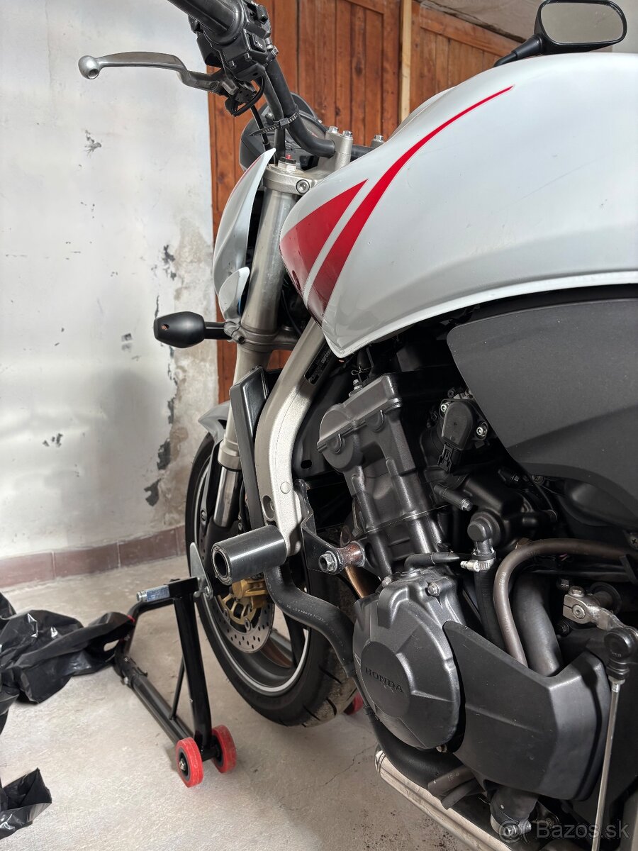 Honda Hornet 600 - 9