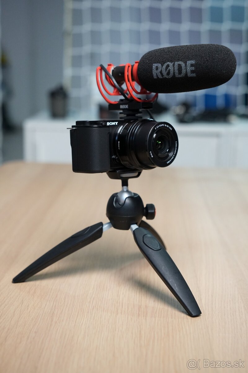Sony Alpha ZV-E10 s objektívom + Sony E PZ 16-50mm - 9