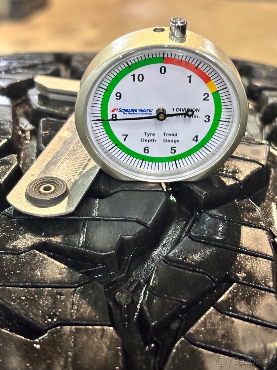 Pneu 265/60R18 A/T - 9