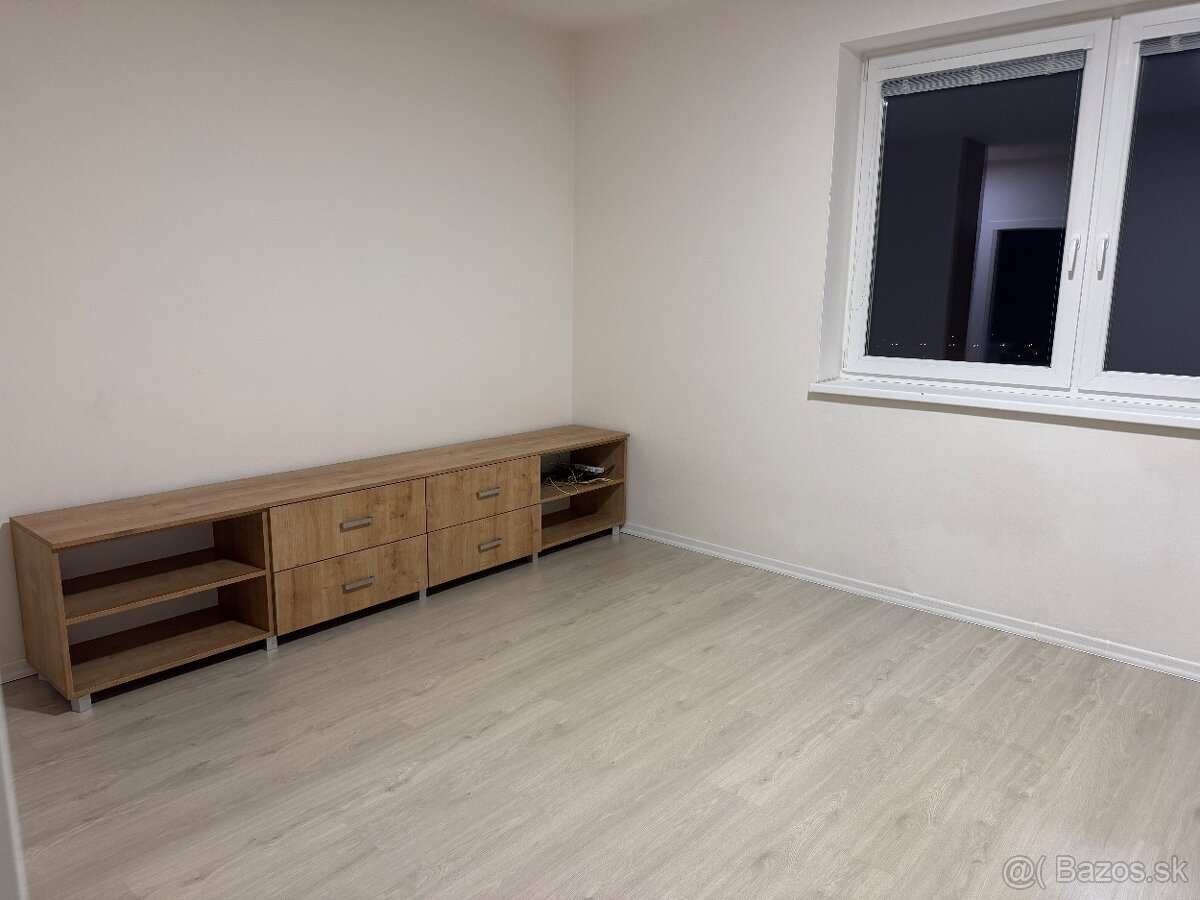 predaj 1.izbovy byt Čadca - Žarec - 9