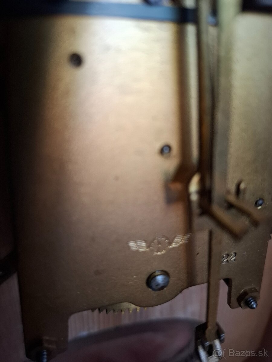 Predám funkčné starožitné kuchynské nástenné hodiny KIENZLE - 9