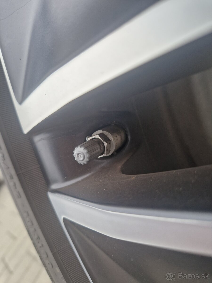 Mercedes originál 18" zimní kola Continental – TOP stav - 9