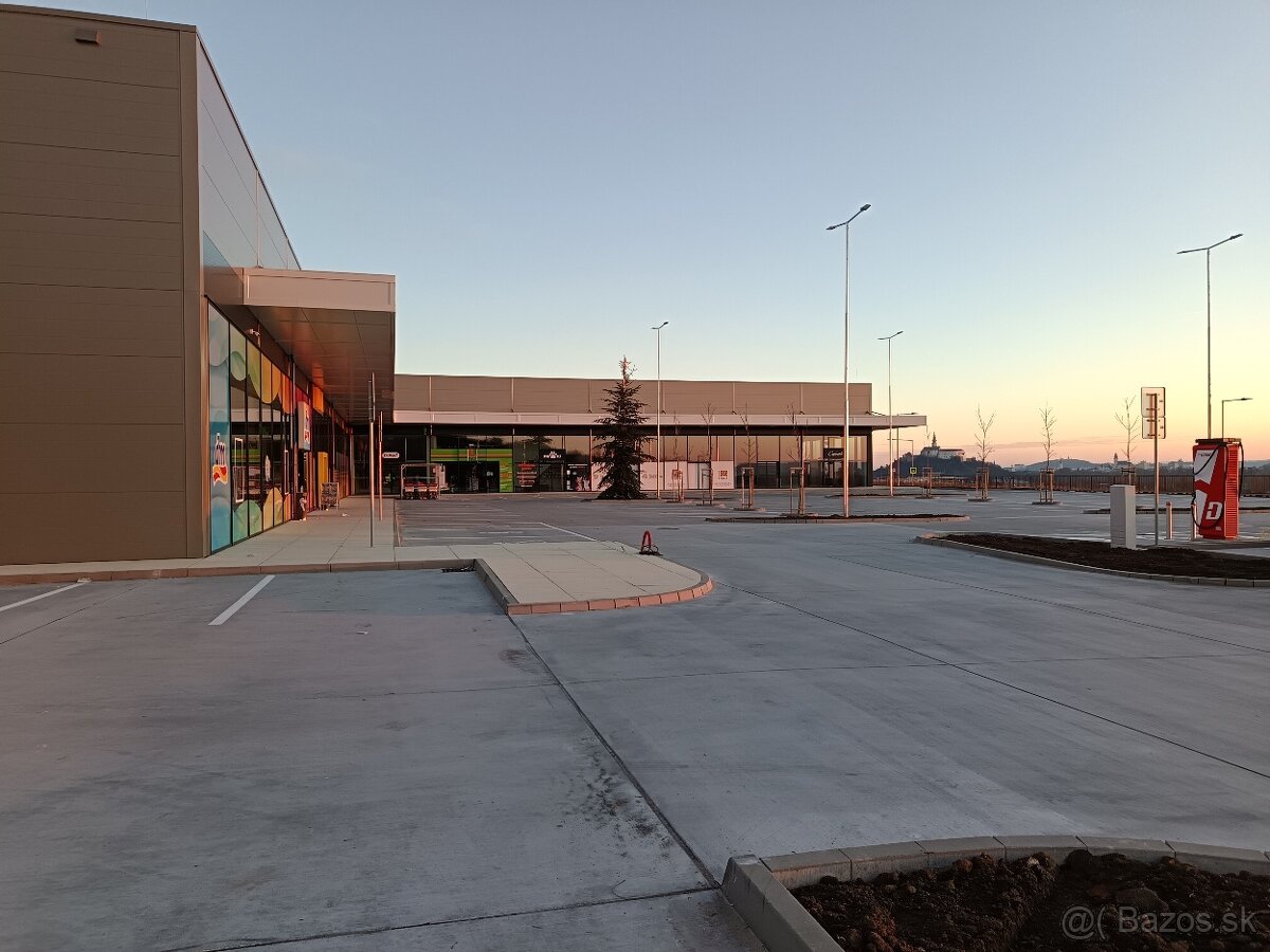 Predaj pozemok 9 árov Nitra Zobor - 9