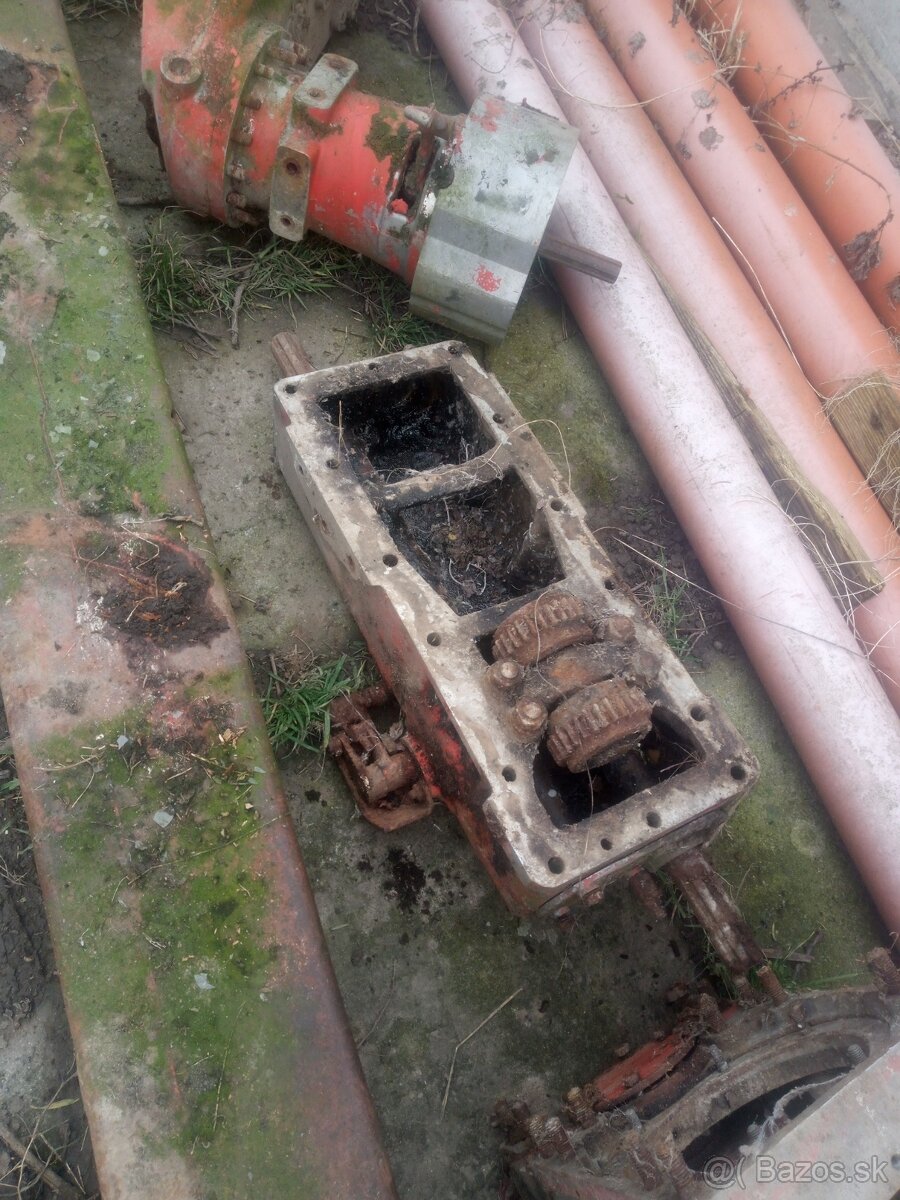 Náhradní díly na Traktor RS09 - 9