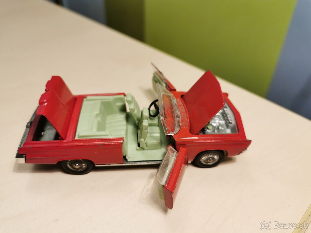 Corgi toys Chrysler Imperial - 9