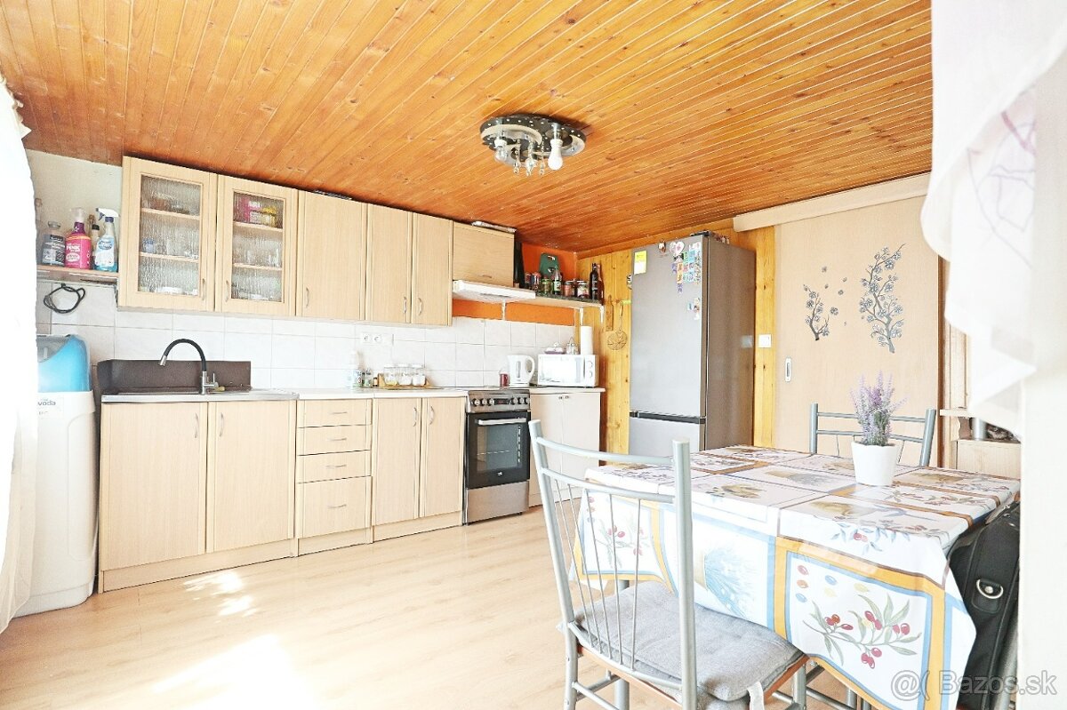 ZNÍŽENÁ CENA - ÚTULNÝ Rodinný dom - malebné prostredie - - 9