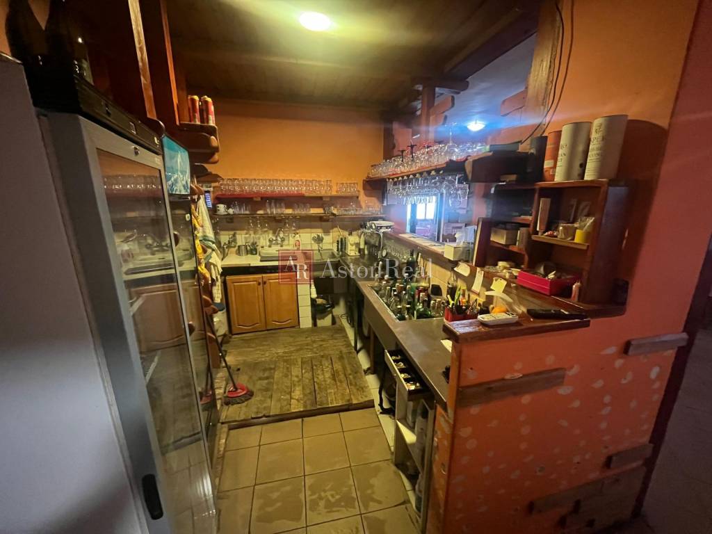 Predaj: KRČMIČKA v Starej Sásovej pri futbalovom štadióne - 9