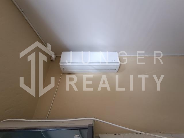 Na predaj nebytový priestor / obchod v centre Plešivca - 9