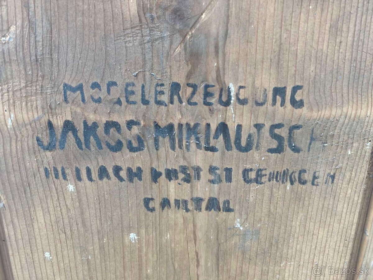 Spálňa s ľudovým námetom - 9