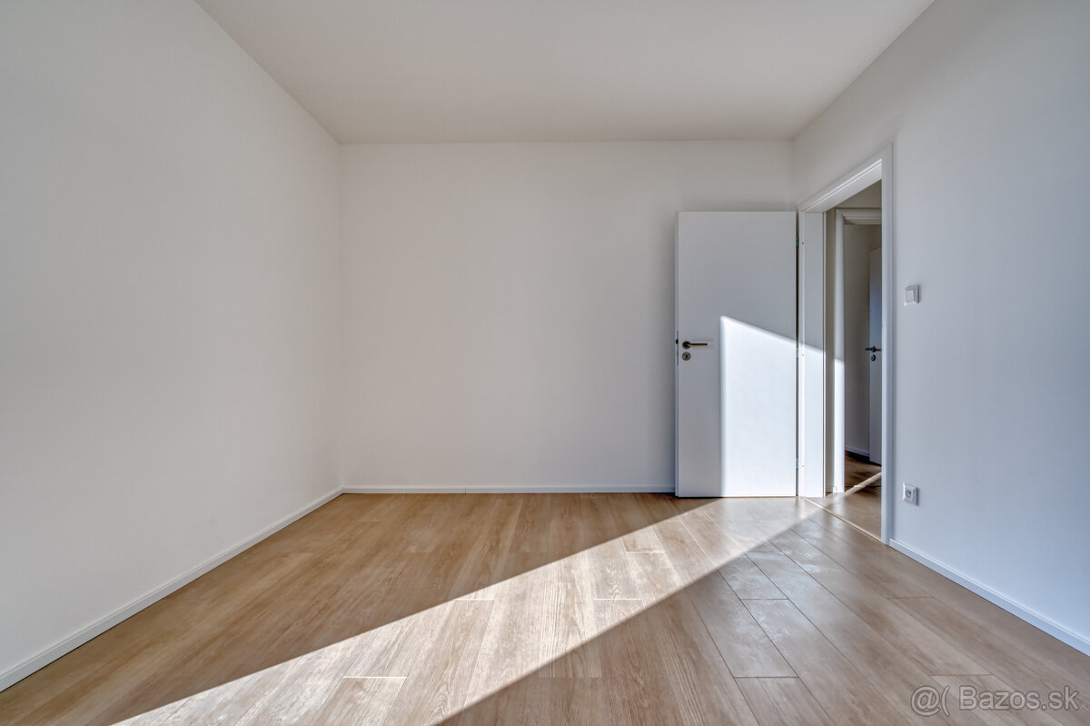 Úsporný 5-izbový bungalov A0 – Veľká Lomnica - 9