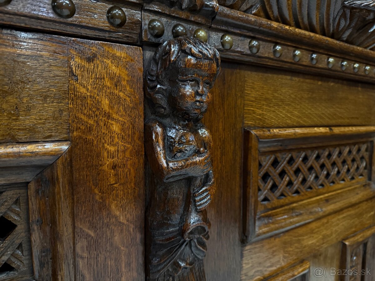 Starožitná neorenesanční skříň - 9