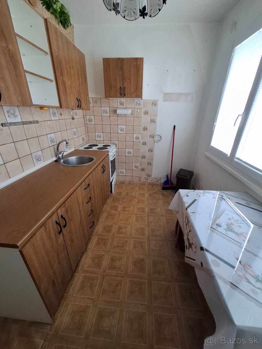 2 Izbový veľký byt - 9